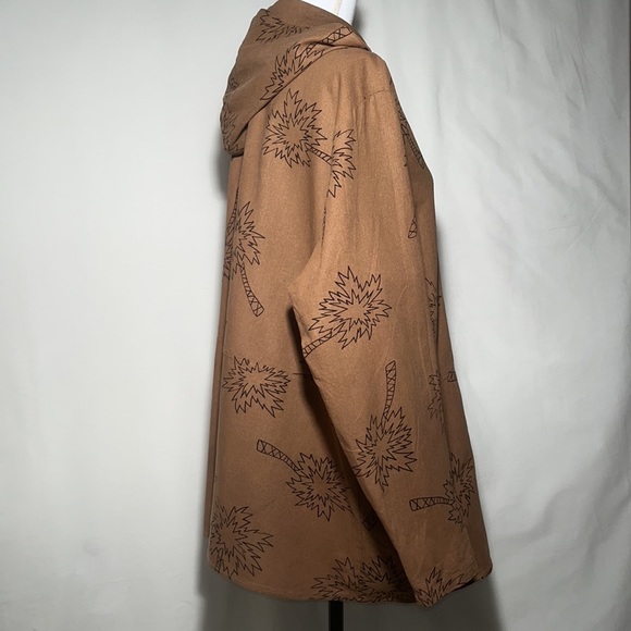 Anne Carson Woman Zip-Front Linen Hoodie in 3X with Palm Tree Graphic Print - Picture 4 of 14